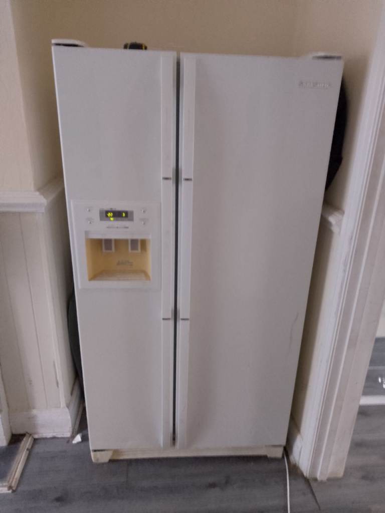 Samsung American fridge freezer Bluetooth 