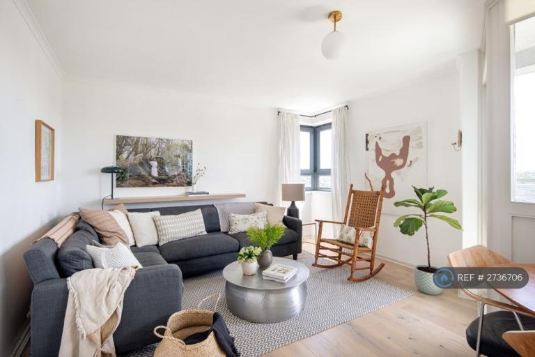 2 bedroom flat in Elmington Estate, London, SE5 (2 bed) (#2736706)