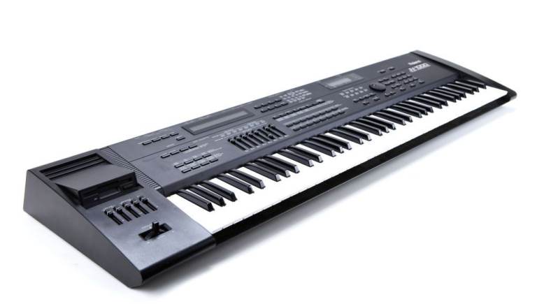 Roland JV1000 synth keyboard. 76 keys
