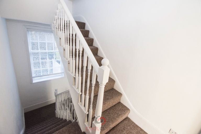 Large Bedroom situated in a well Victorian style building, Sale Place, Paddington, W2.-Ref: 1644