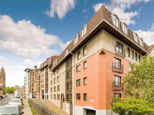 Spacious 2 bedroom unfurnished in prime location