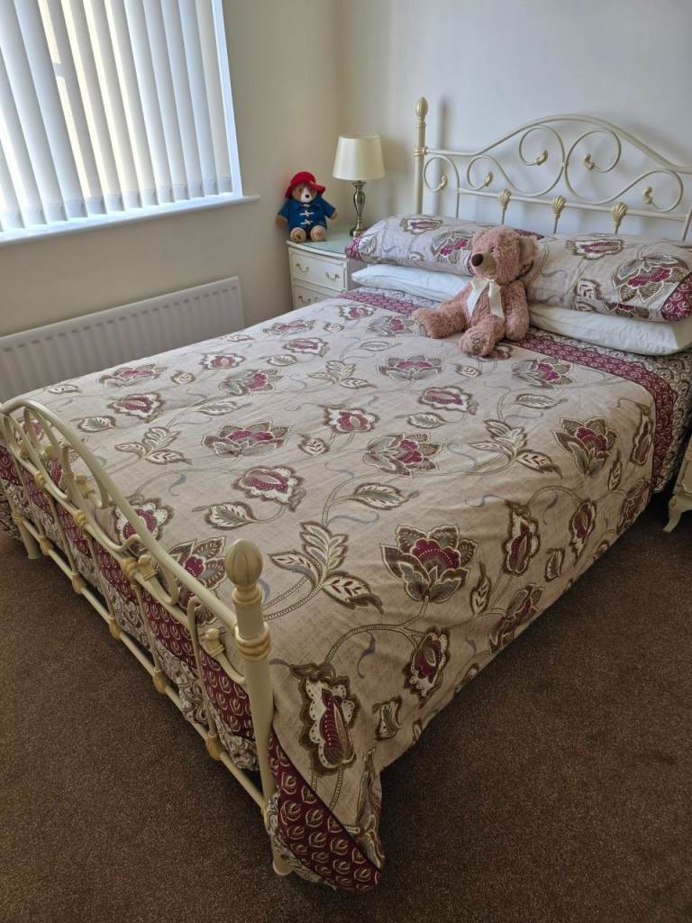 Lovely Cream Double Bed Frame – Ornate Metal with Slats, Good Condition