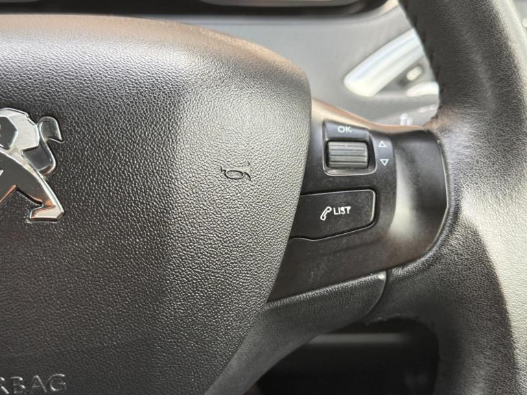 2016 Peugeot 208 1.2 PureTech 82 Active 3dr HATCHBACK PETROL Manual