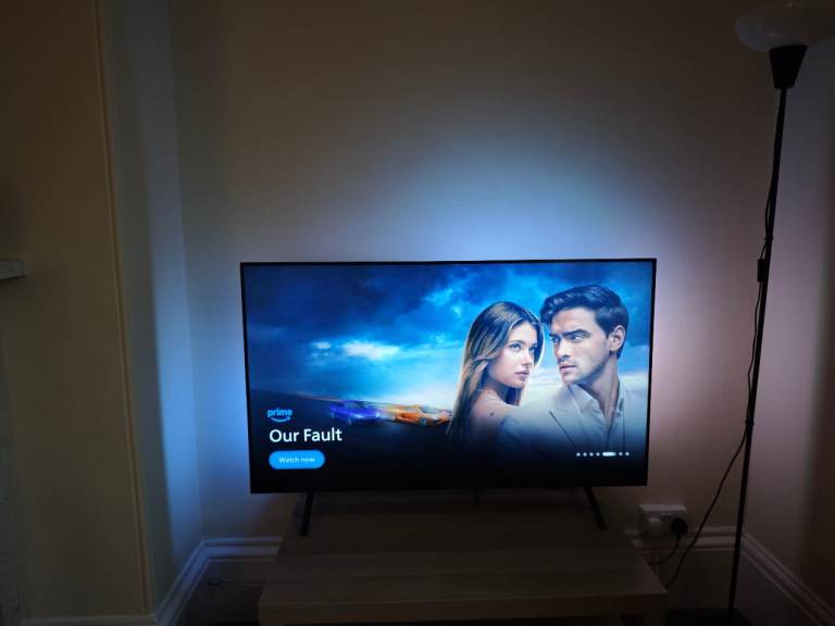 Philips 50” Ambilight 4K QLED Smart TV – 50PUS8500 – Still Under Warranty