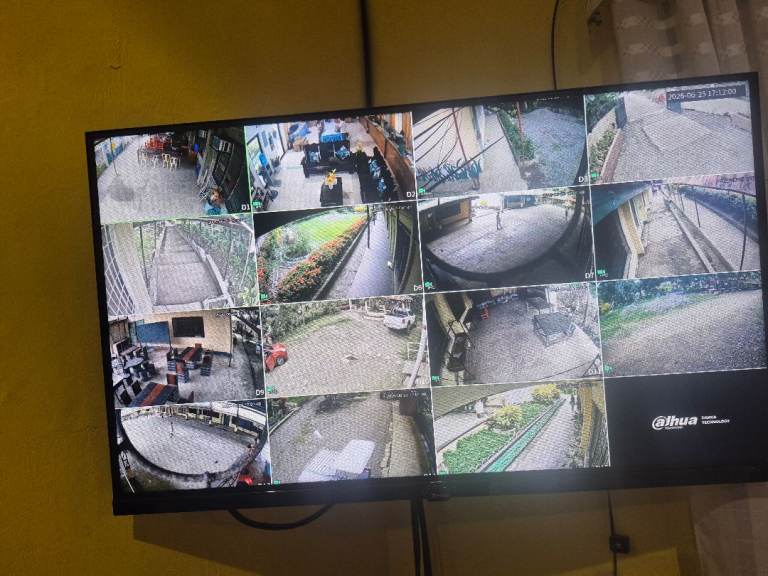 Dahua Security Surveillance Monitor – Good Condition