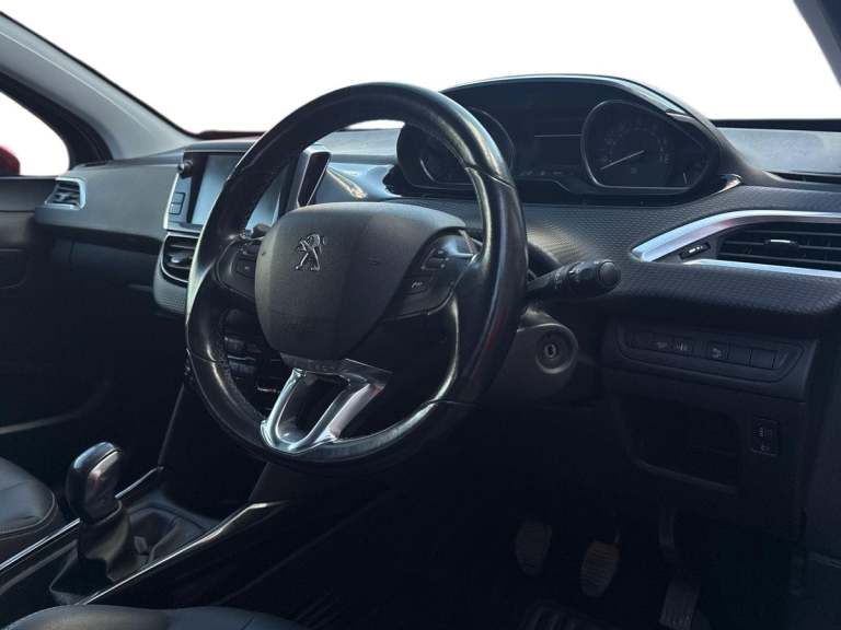 2018 Peugeot 2008 1.2 PureTech Allure 5dr HATCHBACK PETROL Manual