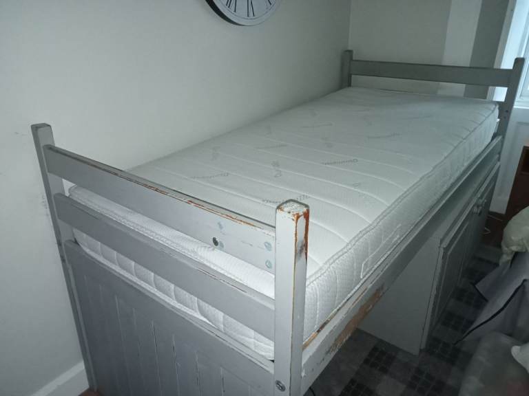 Single bed with storage underneath 