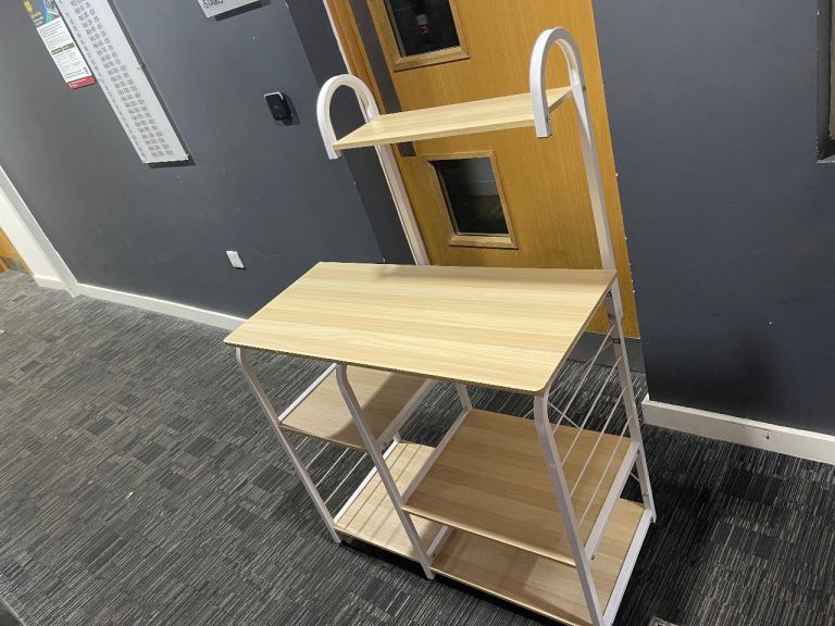 5 layers perfect condition floor shelf storage