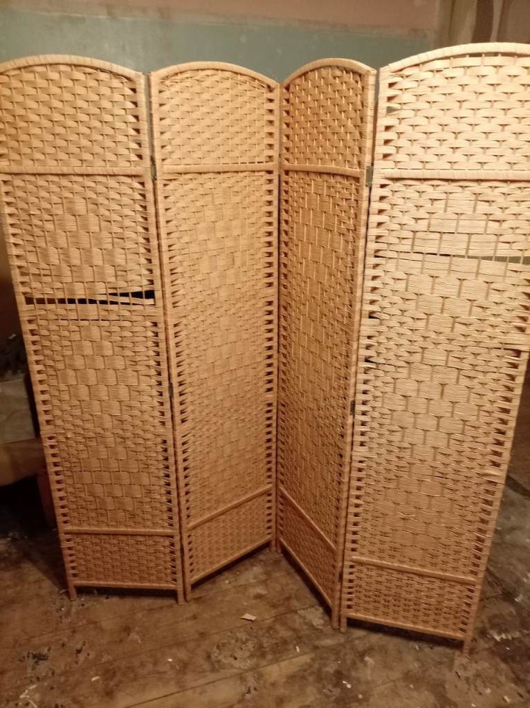 Woven Wood Room Divider Screen – 4 Panel, Good Condition