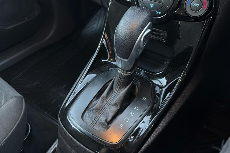  Ford Fiesta 1.6 Zetec Hatchback 3dr Petrol Powershift Euro 5 105 Ps Petrol