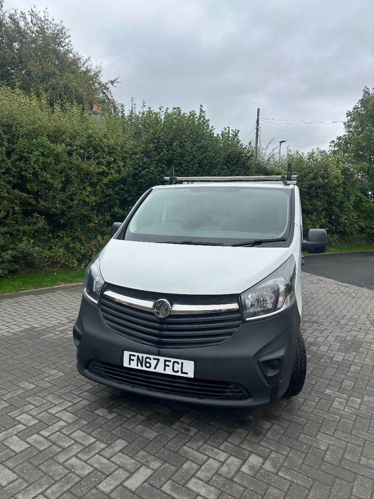  Vauxhall Vivaro White Panel Van Manual H1L1 wth low millage-- 2017