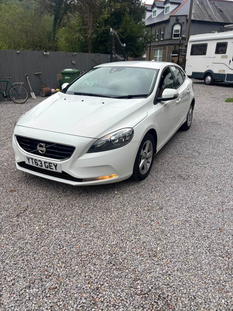 Volvo, V40, Hatchback, 2013, Manual, 1560 (cc), 5 doors
