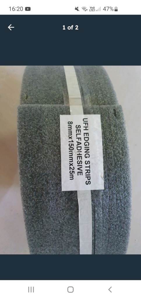 Castellated floor panels and UFH pipe