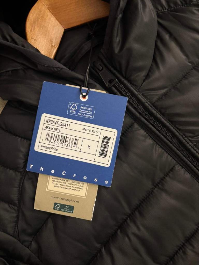 Napapijri Men's Padded Jacket (NP0A4FJ90411). With Tags/Worn Once. Medium. Cost £170, accept £43 ono