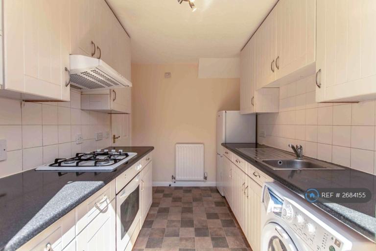 3 bedroom house in Frensham Close, Banbury, OX16 (3 bed) (#2684155)