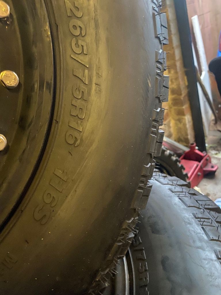 MITSUBISHI L200 WHEELS & TYRES 265/75x16 SPECIAL TRACK MUD