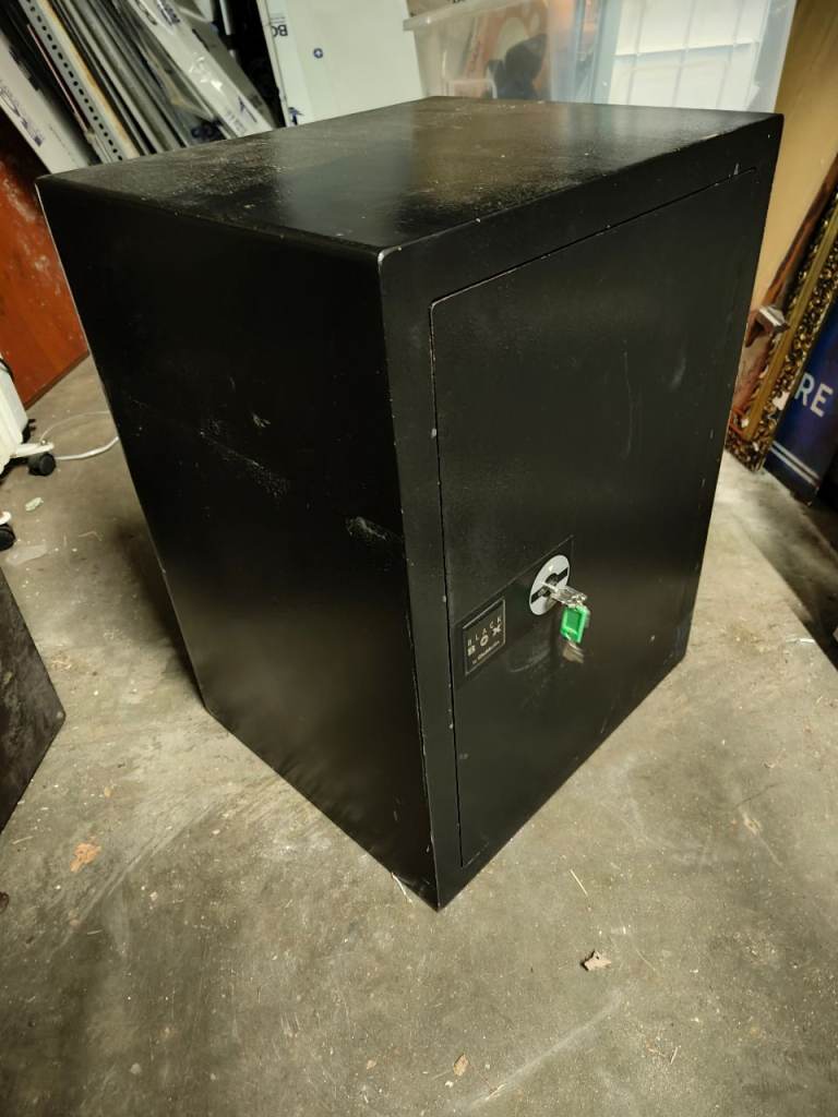 Black box chubb 40kg metal fire safe with 2 keys 