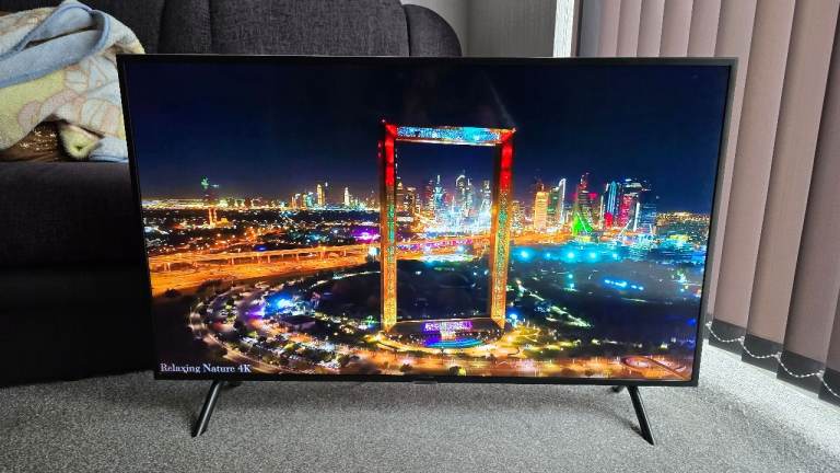 43" Samsung 4K Smart TV 