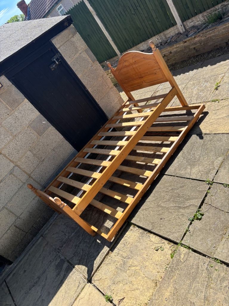 Pine Single Bed Frame with Pull-Out Guest Bed – Good Condition