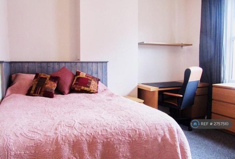 5 bedroom house in Queen Street, Eastville, Bristol, BS5 (5 bed) (#2757510)