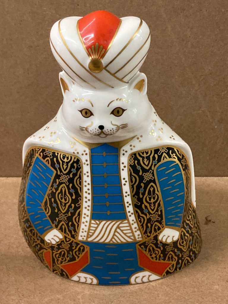 Retired Royal Crown Derby Royal Persian Cat Paperweight