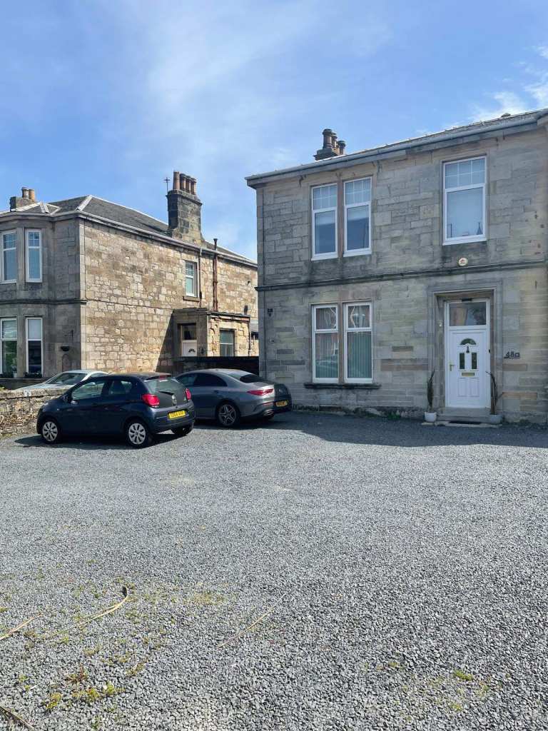 Large 1 Bedroom Flat - Prestwick Rd, Ayr