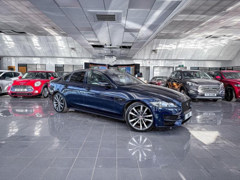  Jaguar XF 2.0d R-Sport Saloon 4dr Diesel Auto AWD Euro 6 (s/s) (180 ps) Diesel Automatic
