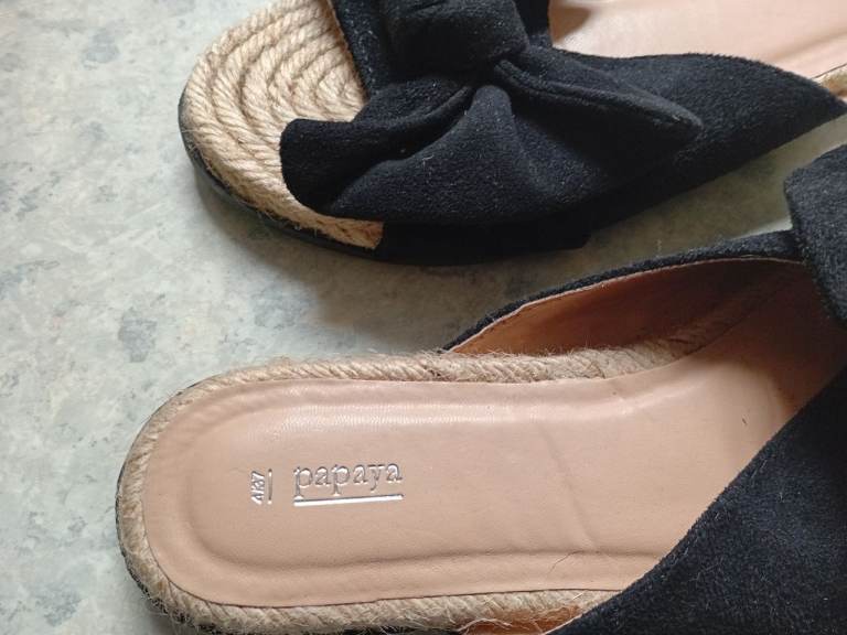 Bowed sandle