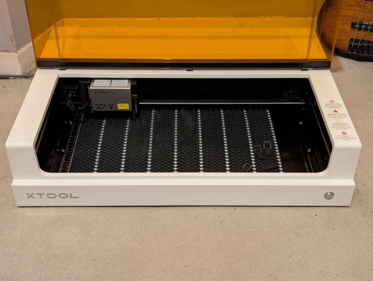 Xtool S1 Laser Engraver/Cutter with Air Assist Kit £450 ONO