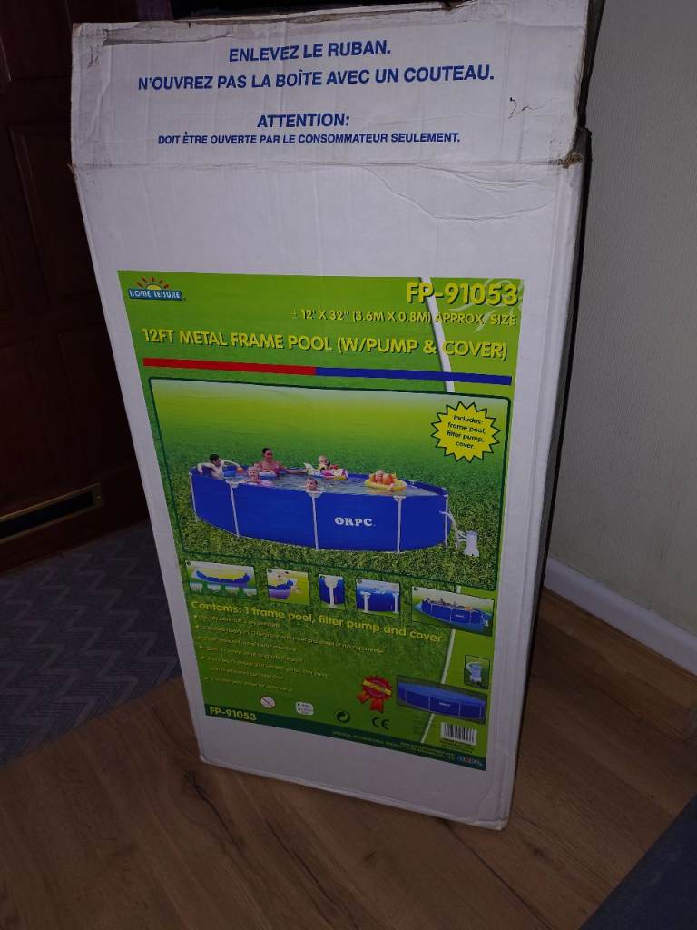 12 foot round metal framed swimming pool