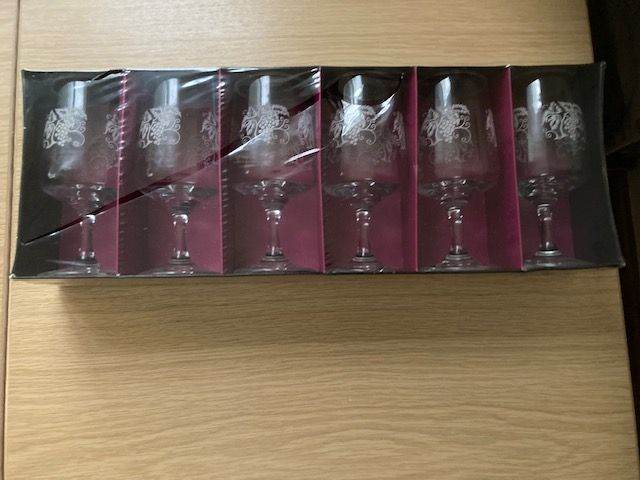 Dema Chesterfield Decorated Glasses – Set of 6 with Grapevine Design