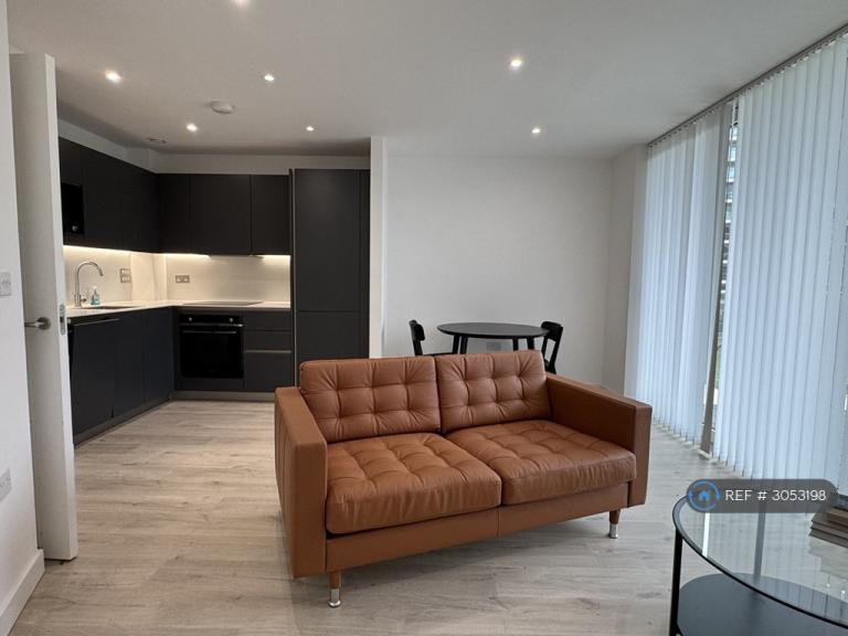 1 bedroom flat in Hartingtons Court, London, N4 (1 bed) (#3053198)