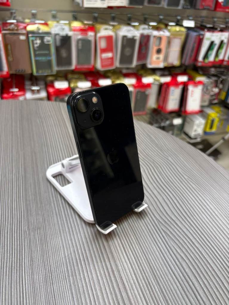 Apple iPhone 13 128GB Unlocked in Good Condition