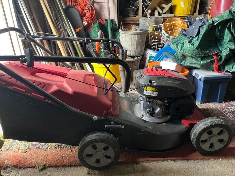 Mountfield HP42 petrol lawnmower 