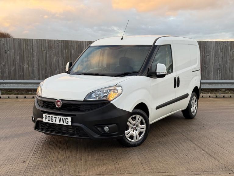 2017 Fiat Doblo PROFESSIONAL 1.3 MULTIJET - 1 FORMER KEEPER -FULL MOT -HPI CLEAR PANEL VAN Diesel...