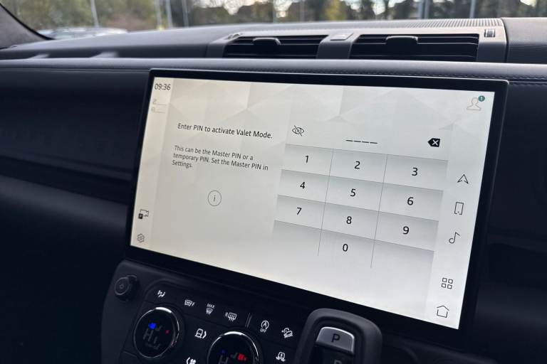 2025 Land Rover Defender 110 4.4 P635 V8 MHEV OCTA Auto 4WD Euro 6 (s/s) 5dr SUV Automatic