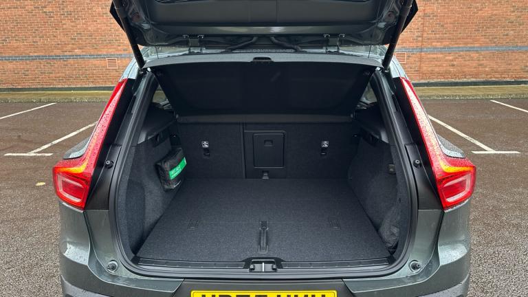 2025 Volvo XC40 2.0 B4P Plus Dark 5dr Auto Petrol Estate Estate Petrol Automatic