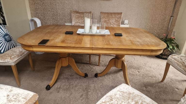 Dining table and 6 chairs