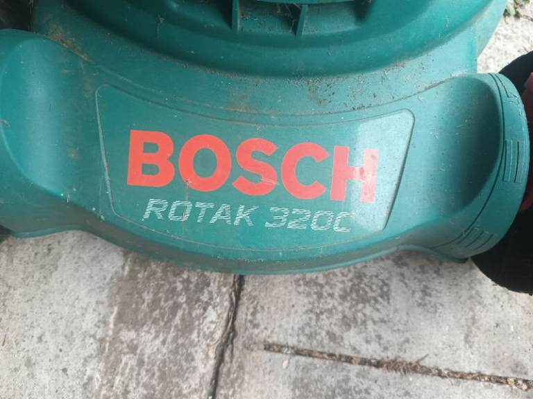 Bosch Rotak 320C Electric Lawnmower – Good Condition