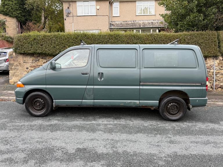 2001 Toyota HiAce 2.4D MANUAL GREEN PANEL VAN DIESEL Manual