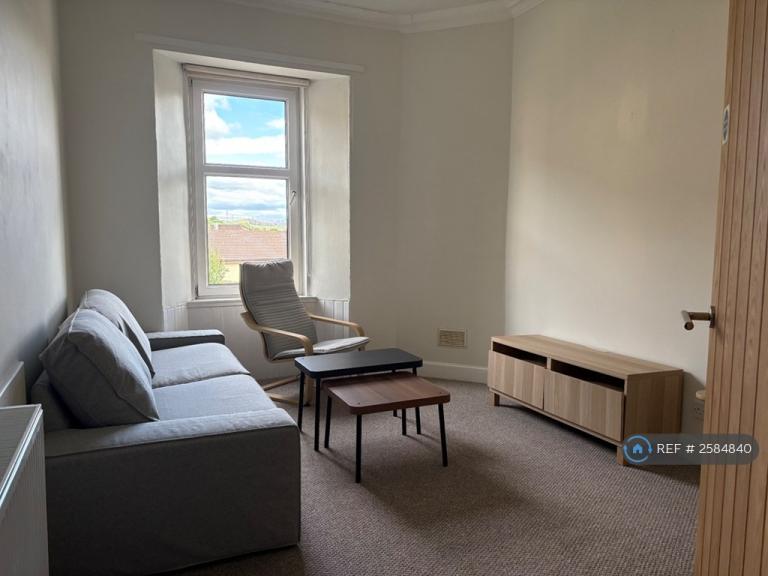 3 bedroom flat in Union St, Stirling, FK8 (3 bed) (#2584840)