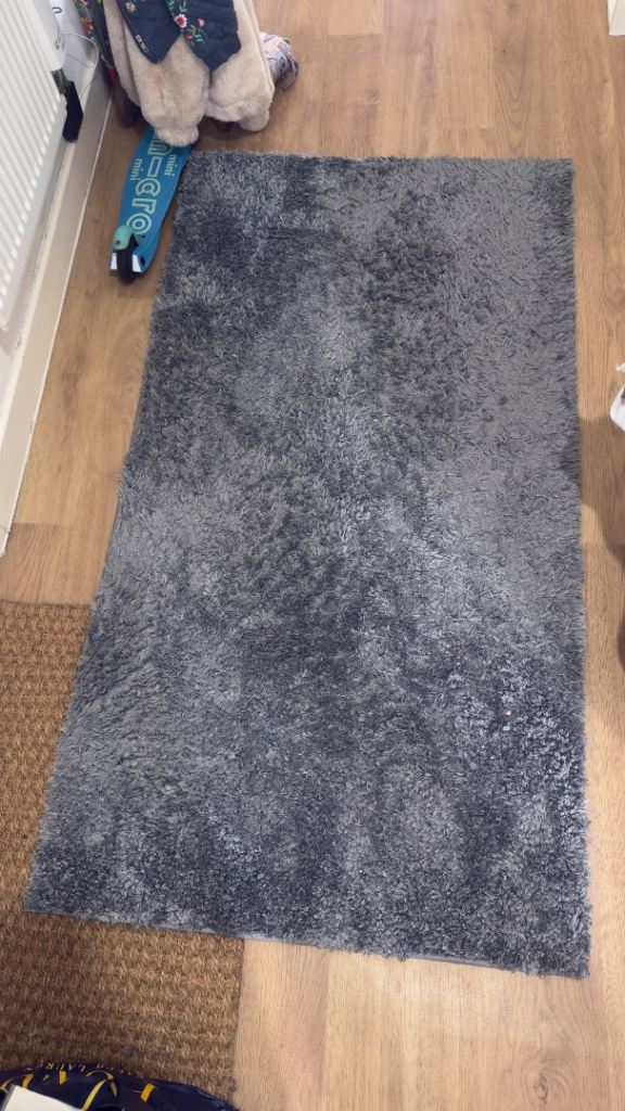 Grey shaggy rug 80cm x 150cm