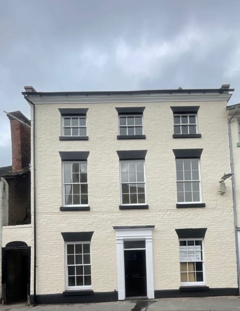 Charming 2 bedroom flat to let