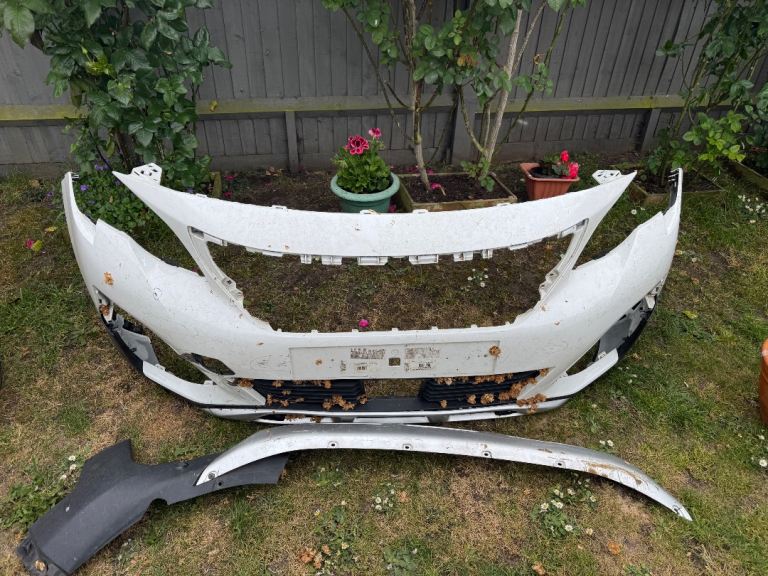 Front bumper for Peugeot 3008