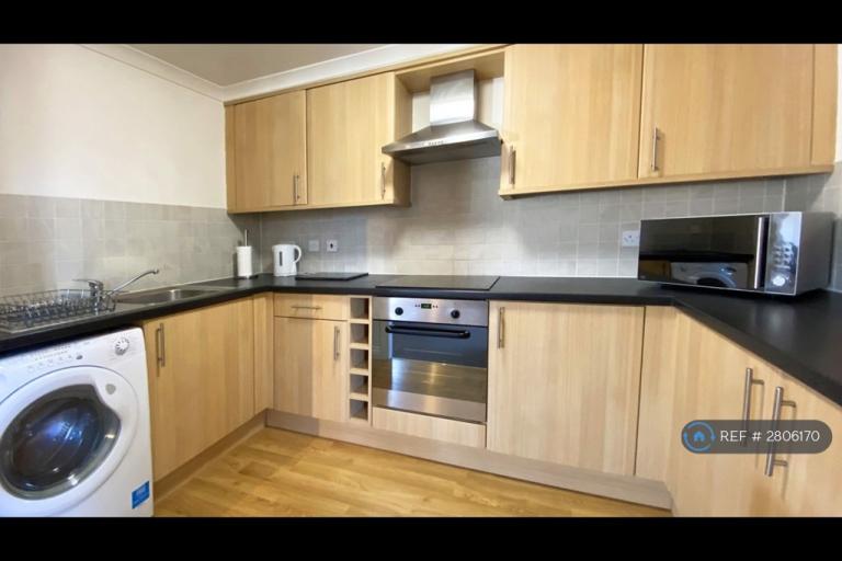 2 bedroom flat in Acland Road, Exeter, EX4 (2 bed) (#2806170)
