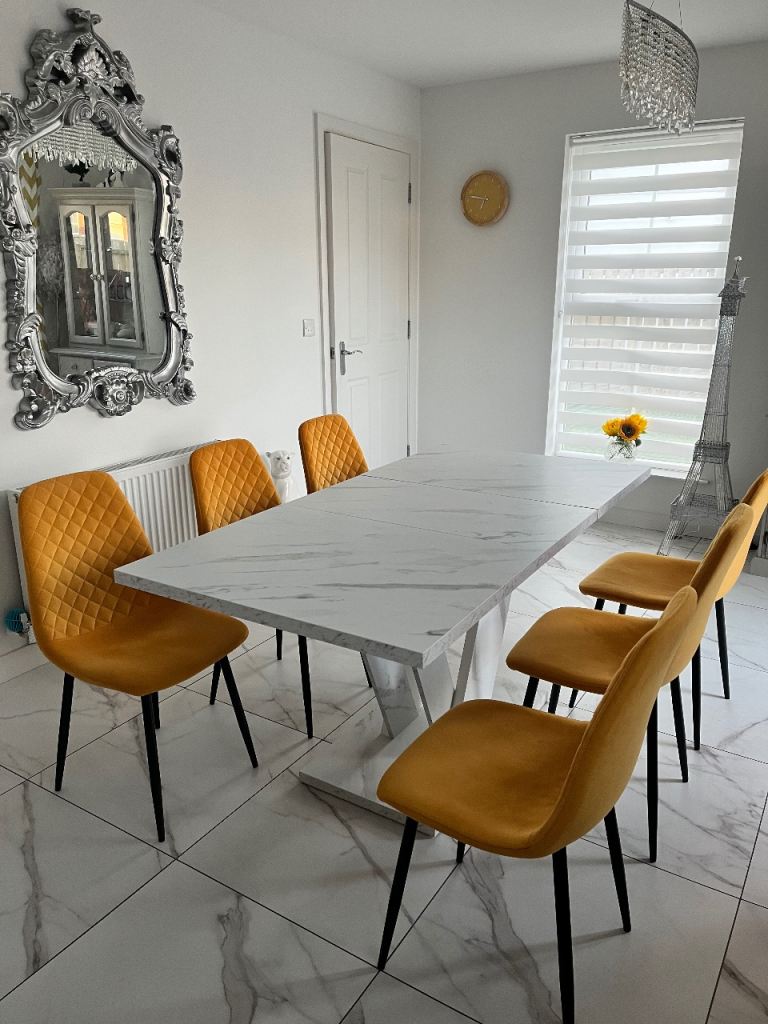 Light grey white extendable table & 6 chairs