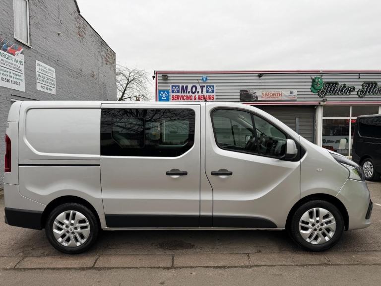 Renault Trafic 1.6 dCi Energy 27 Sport Nav SWB 6 Seat Crew Van  DIESEL 2019/19