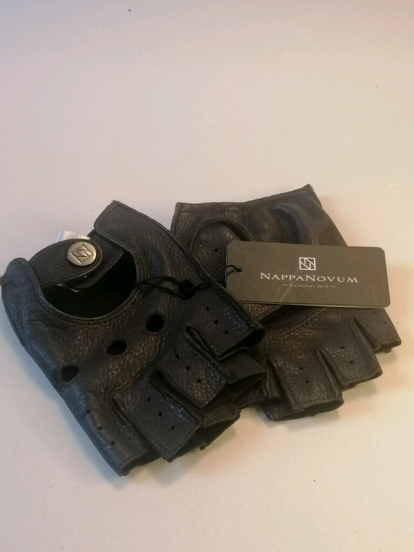 100% leather mans sport gloves. 
