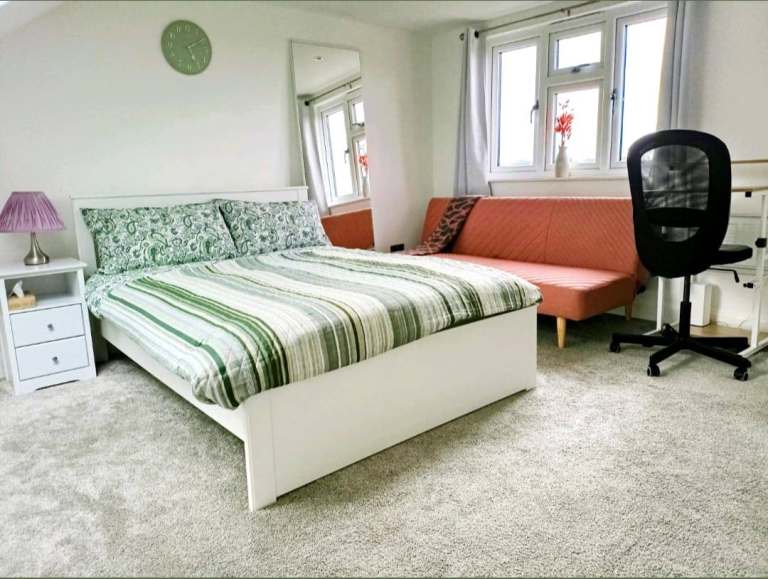 SHORT TERM LET - ENSUITE DOUBLE ROOM (BILLS INC)
