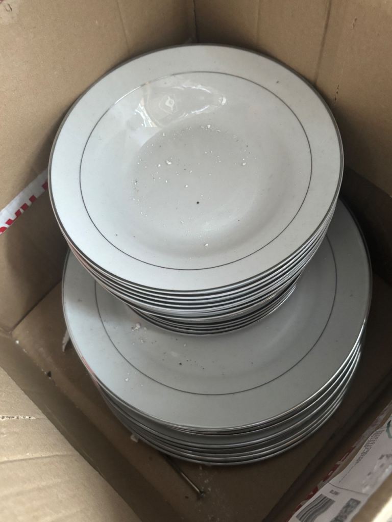 Dinner set brand new 